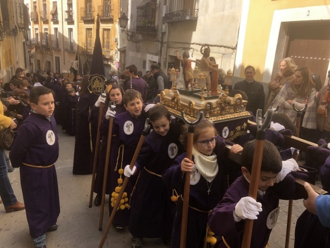 Multitud, sol y alegría en la edición más participativa de la Procesión Infantil 