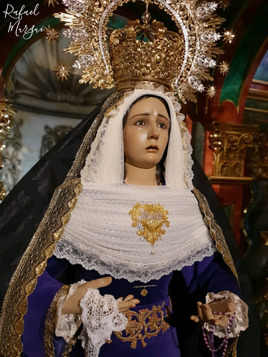 María Santísima de la Esperanza estrena saya y corazón bordado para el luto de este mes de noviembre