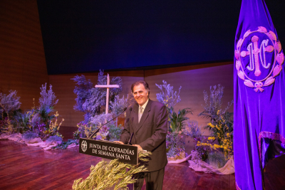 Julián Recuenco abre la Semana Santa 2024 con un Pregón uno y trino, narrado desde la perspectiva del historiador, el nazareno y el cristiano