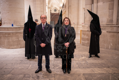La Catedral acoge la prédica de las Siete Palabras en un Lunes Santo en que la lluvia impide la salida de la Vera Cruz