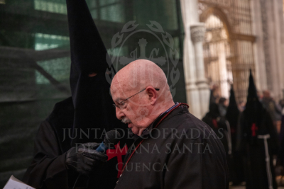 La Catedral acoge la prédica de las Siete Palabras en un Lunes Santo en que la lluvia impide la salida de la Vera Cruz