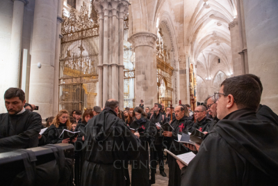 La Catedral acoge la prédica de las Siete Palabras en un Lunes Santo en que la lluvia impide la salida de la Vera Cruz