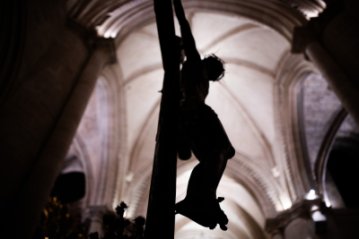 La Catedral acoge la prédica de las Siete Palabras en un Lunes Santo en que la lluvia impide la salida de la Vera Cruz