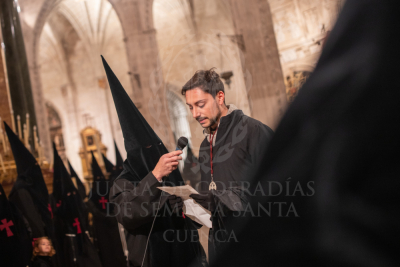 La Catedral acoge la prédica de las Siete Palabras en un Lunes Santo en que la lluvia impide la salida de la Vera Cruz