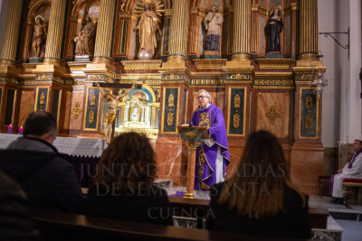 La Junta de Cofradías recuerda a los nazarenos fallecidos en el último año con la tradicional Misa Funeral