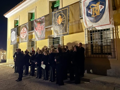 El Hospital de Santiago ya luce los colores y emblemas de nuestra Semana Santa