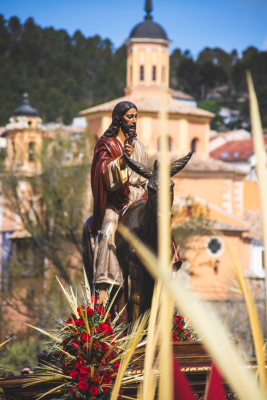 Y el Señor escuchó la plegaria de Cuenca e hizo brillar el sol para un radiante Hosanna