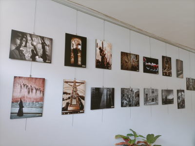 Exposición de los primeros premios del concurso de fotografía de la Junta de Cofradías en el IES Fernando Zóbel 