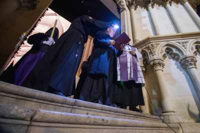Multitud, silencio y respeto para un Lunes Santo de adelanto horario y final marcado por la lluvia