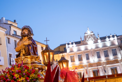 Paz y Caridad trae la Procesión del Cielo a la tierra en un desfile lleno de momentos de recuerdo
