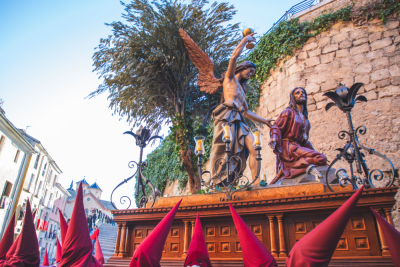 Paz y Caridad trae la Procesión del Cielo a la tierra en un desfile lleno de momentos de recuerdo
