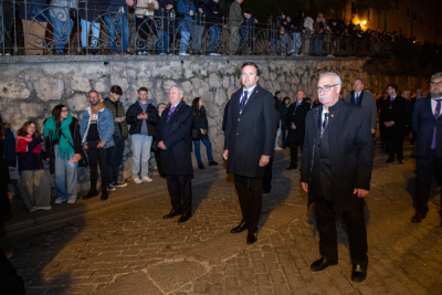 Cuenca refrenda su amor por Cristo en un Santo Entierro íntimo y participativo