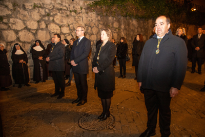 Cuenca refrenda su amor por Cristo en un Santo Entierro íntimo y participativo