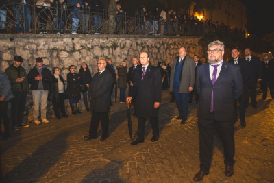 Cuenca refrenda su amor por Cristo en un Santo Entierro íntimo y participativo