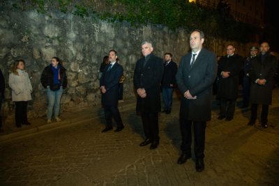 Cuenca refrenda su amor por Cristo en un Santo Entierro íntimo y participativo