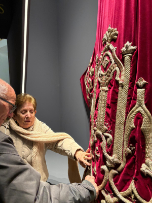 Afiliados de ONCE Cuenca conocen el renovado Museo de Semana Santa