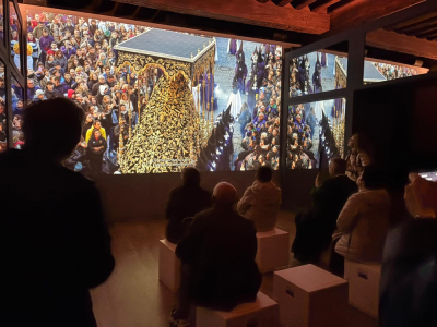 Afiliados de ONCE Cuenca conocen el renovado Museo de Semana Santa