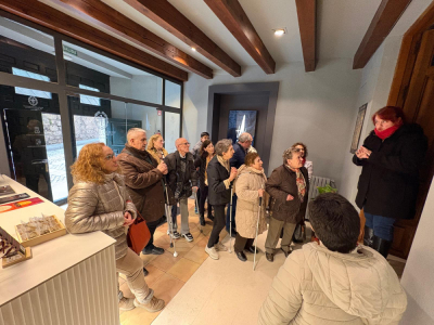 Afiliados de ONCE Cuenca conocen el renovado Museo de Semana Santa