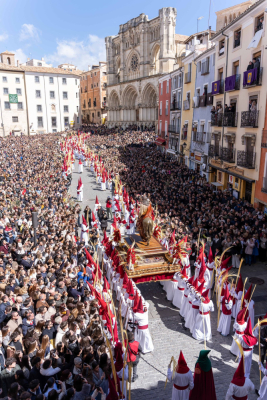 Cuenca reafirma su amor por Cristo y por su Semana Santa en un Hosanna en volandas por el vendaval
