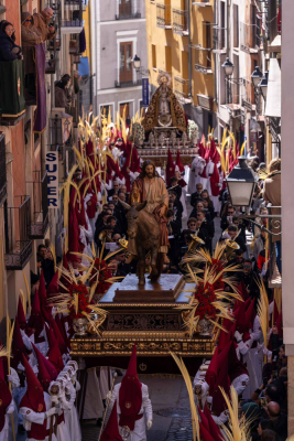 Cuenca reafirma su amor por Cristo y por su Semana Santa en un Hosanna en volandas por el vendaval