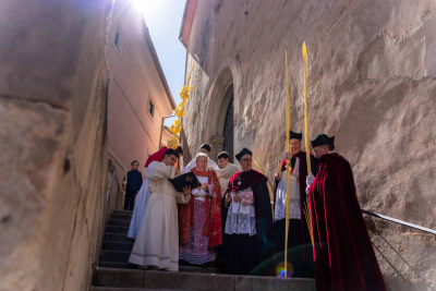Cuenca reafirma su amor por Cristo y por su Semana Santa en un Hosanna en volandas por el vendaval