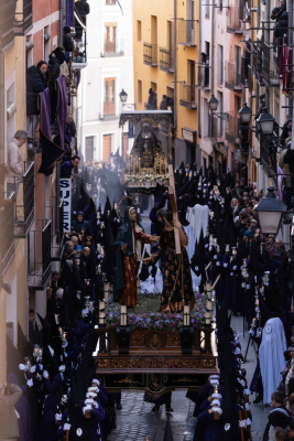 Entre el estruendo y la compasión