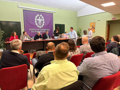 La Junta de Cofradías acuerda, por unanimidad, elevar al obispo el relevo en la dirección de la institución