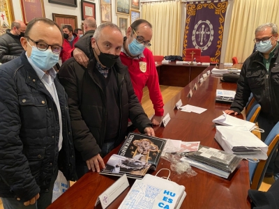 A la venta las Publicaciones Oficiales de la JdC para 2022, que incluyen una carpeta con todos los carteles