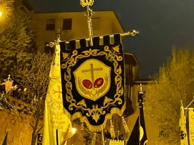 Solemnidad y silencio para un brillante Santo Entierro
