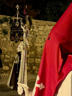 Solemnidad y silencio para un brillante Santo Entierro
