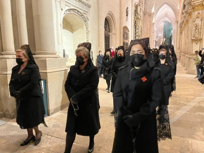 Solemnidad y silencio para un brillante Santo Entierro