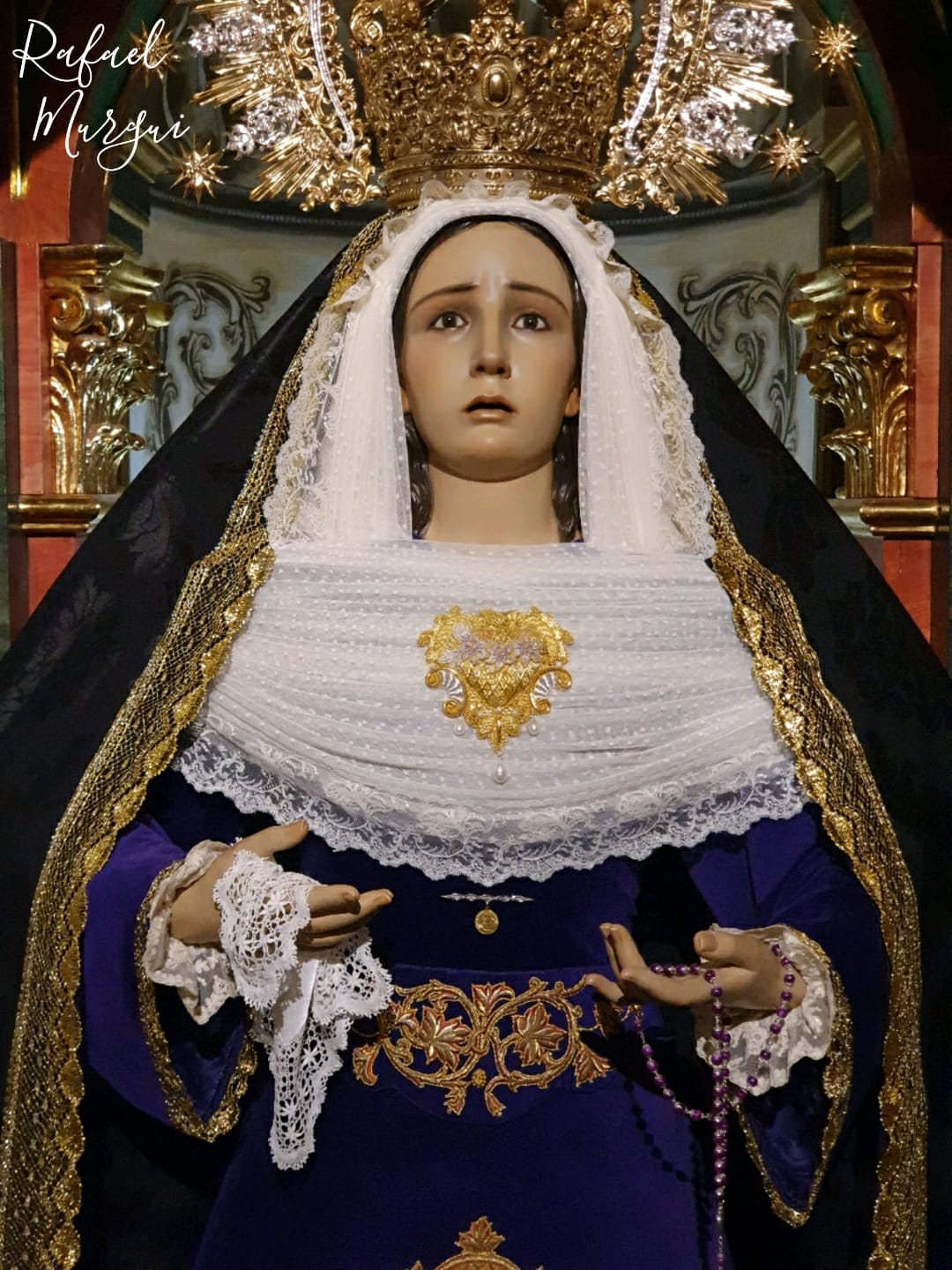 María Santísima de la Esperanza estrena saya y corazón bordado para el luto de este mes de noviembre