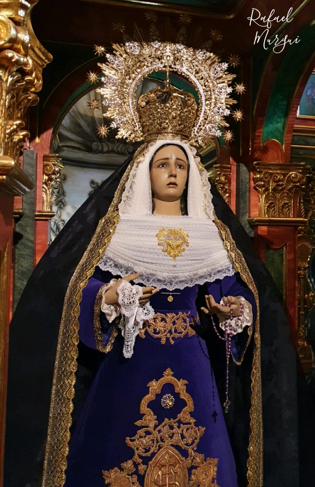 María Santísima de la Esperanza estrena saya y corazón bordado para el luto de este mes de noviembre
